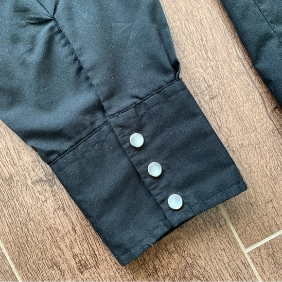 Vintage embroidered western button down shirt by Bar-m Rancher. - Picture 4 of 7